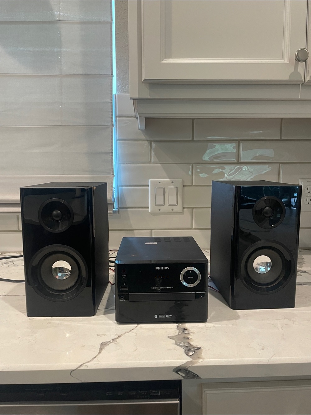 Philips Black Mini Stereo System with Dual Speakers